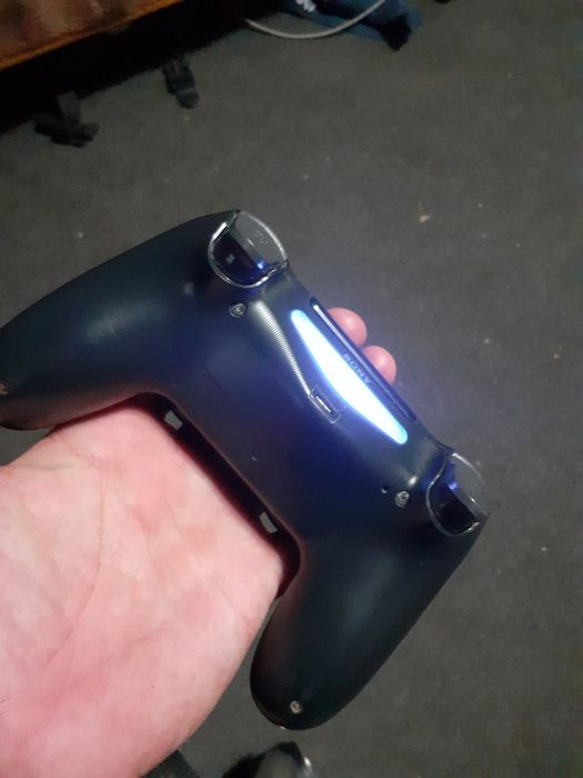 Ps 4 maneta , Xbox oan manete si josticuri