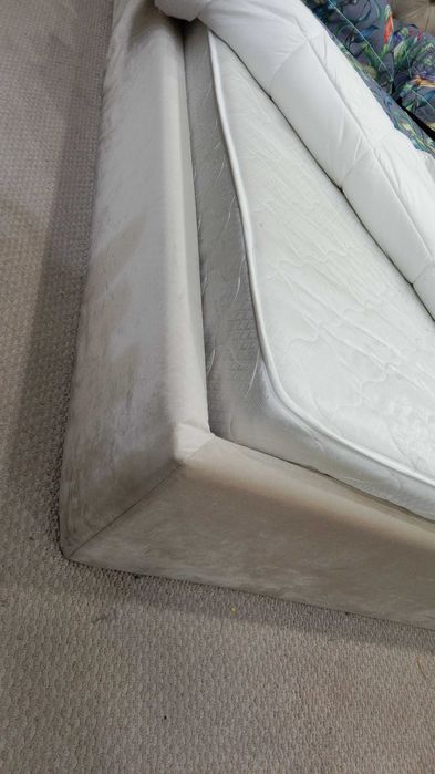 Продам кровать с матрасом 160*200