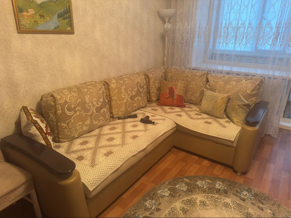 Продам мини угловой Диван