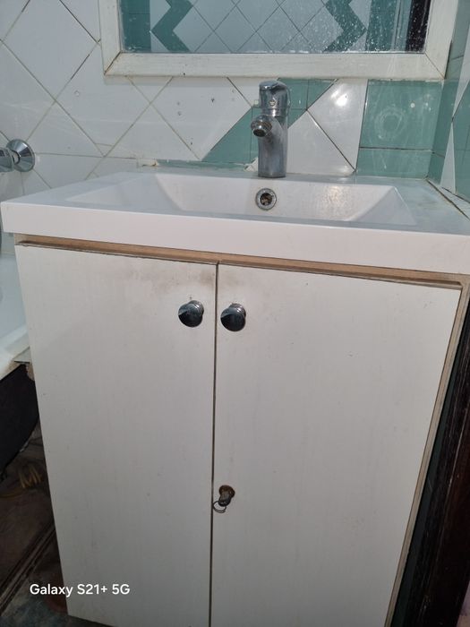 ракоаина со шкафом