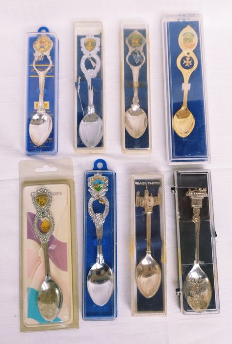 Lot 8 lingurite suvenir placate cu argint, de colectie, din anul 1994.