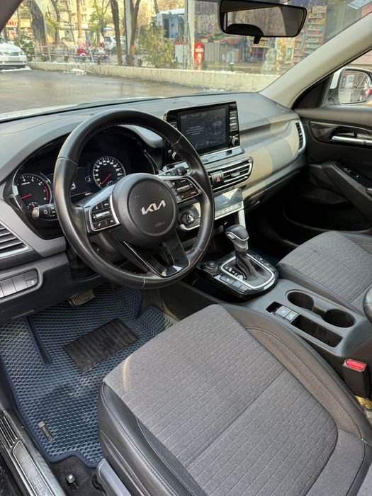 Kia Seltos 2022 2 poziciya.