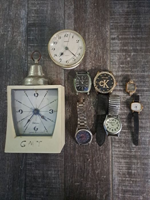 Лот стари часовници малки и големи