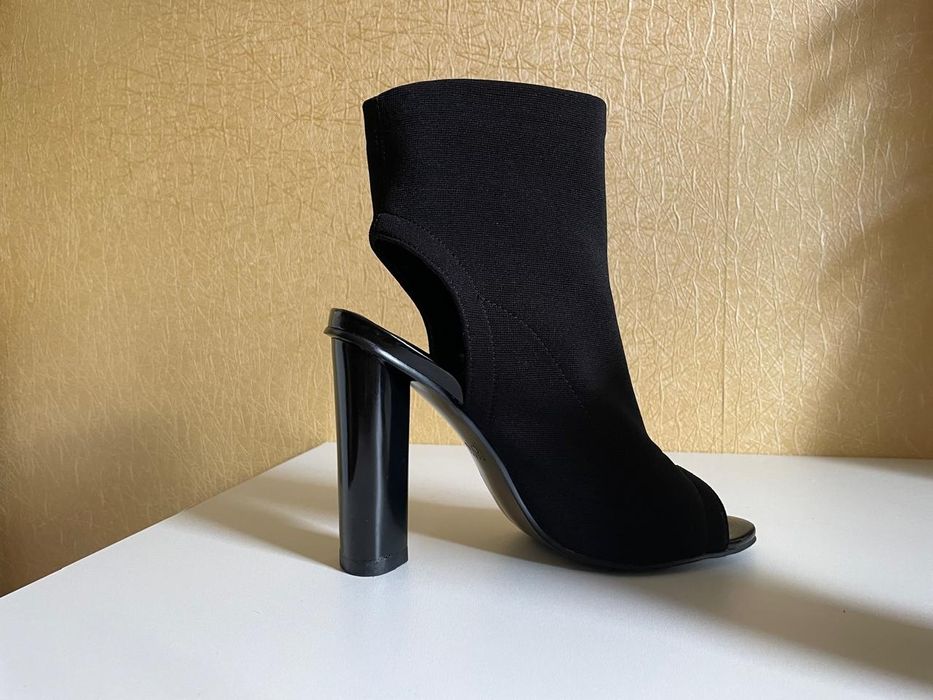 Босоножки женские