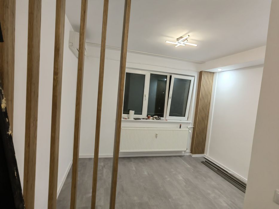 Vând garsoniera strada Fratiei