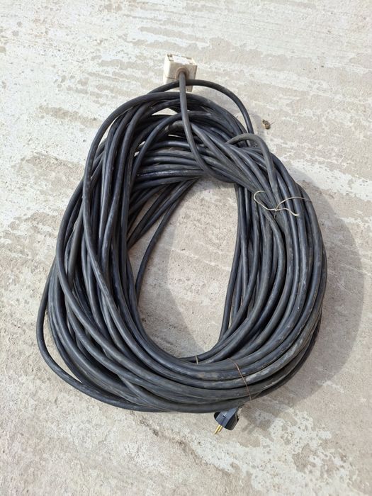 Продавам гумиран кабел.