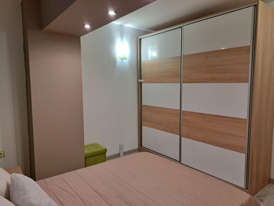 Дава се под наем Тристаен апартамент в Ямбол, Аврен - 64 кв.м за 204 € - Снимка #2