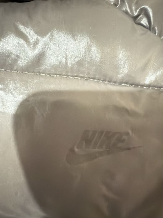 Зимно яке Nike с гъши пух L размер