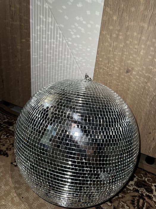 Зеркальный диско-шар (дискобол)