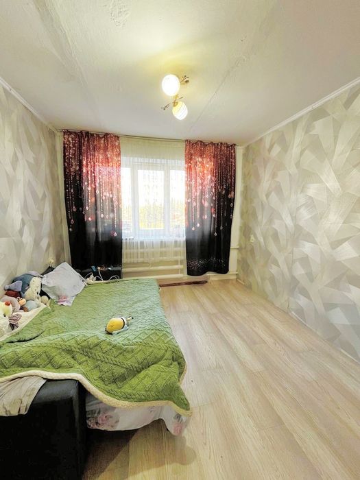 Продам комнату 18 кв р-н Изюминки 2/5