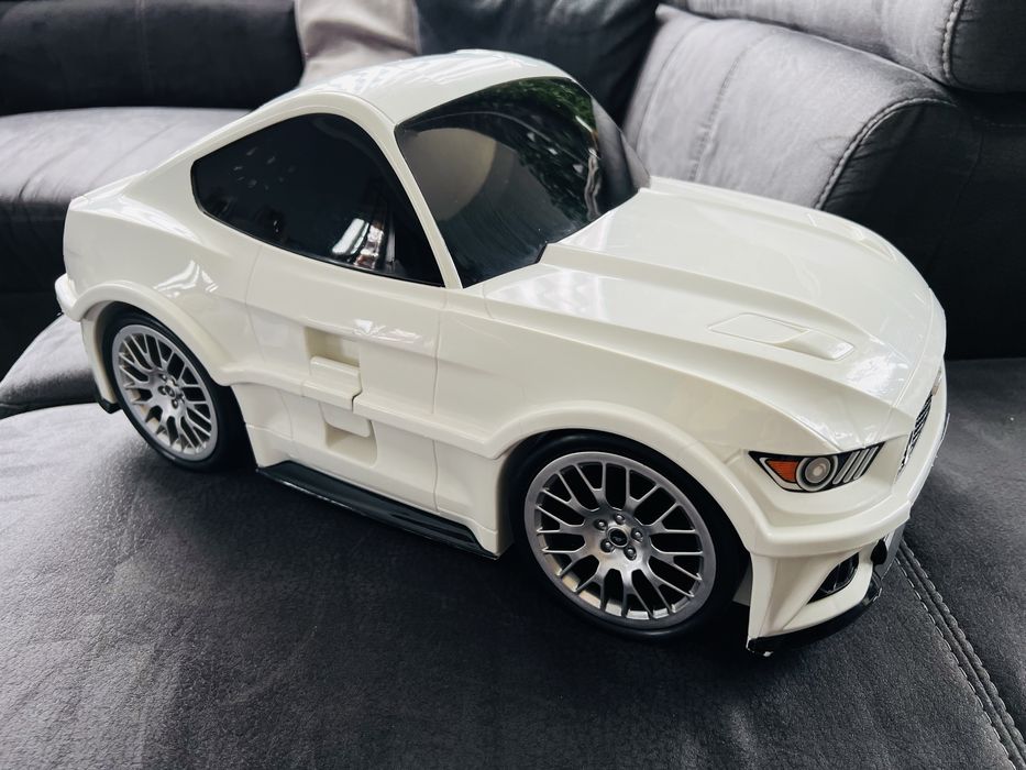 Детски куфар с колела. Подходящ за почивки,при пътуване