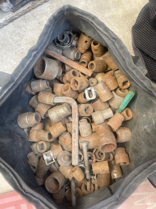 Головки, баллонник, домкрат