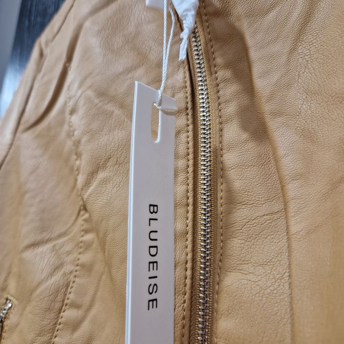 Яке от изкуствена кожа