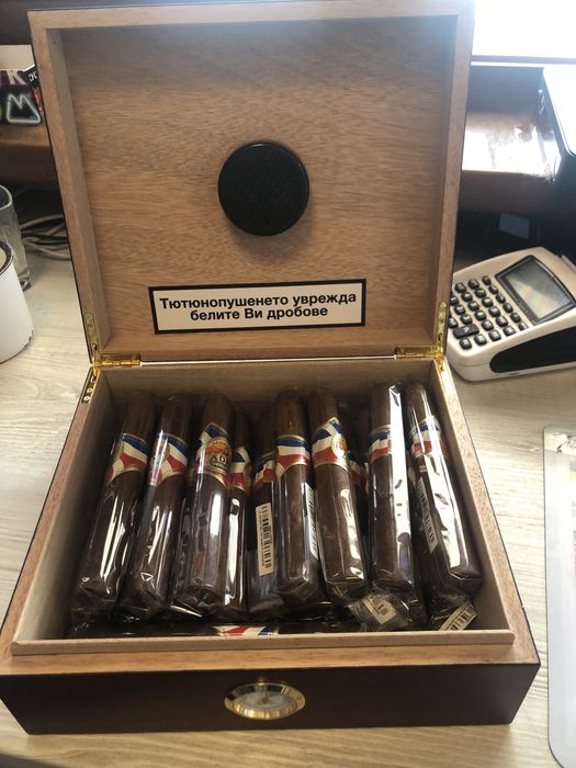 Хумидор за пури.