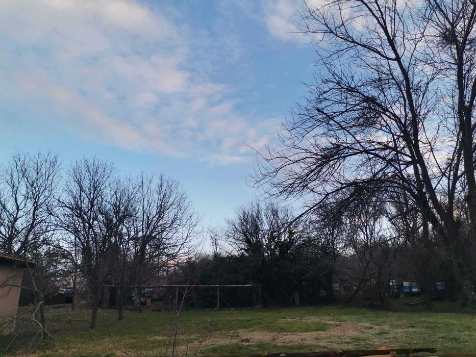 Тухлена къща !!! и  селскостопански постройки  село Горна Кабда