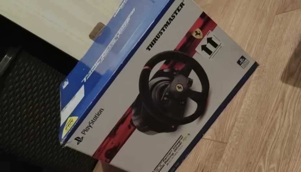 Trustmaster t300 Ferrari integral Alcantara