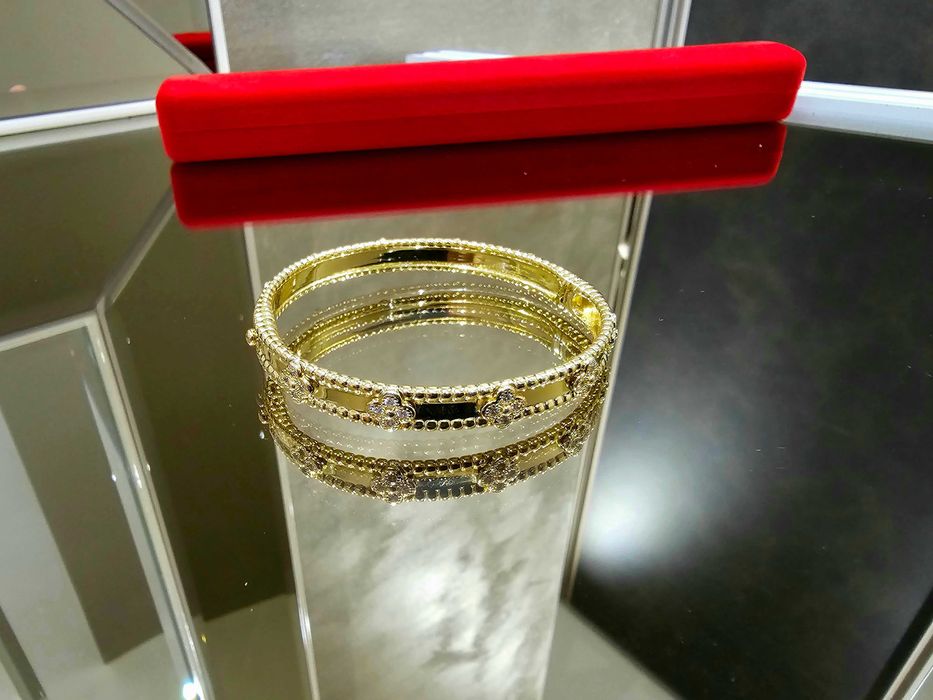 Van Cleef & Arpels VCA Gold Diamond Sweet Perlée Дамска Гривна