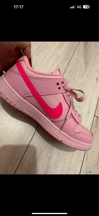 Nike Dunk Low Triple Pink