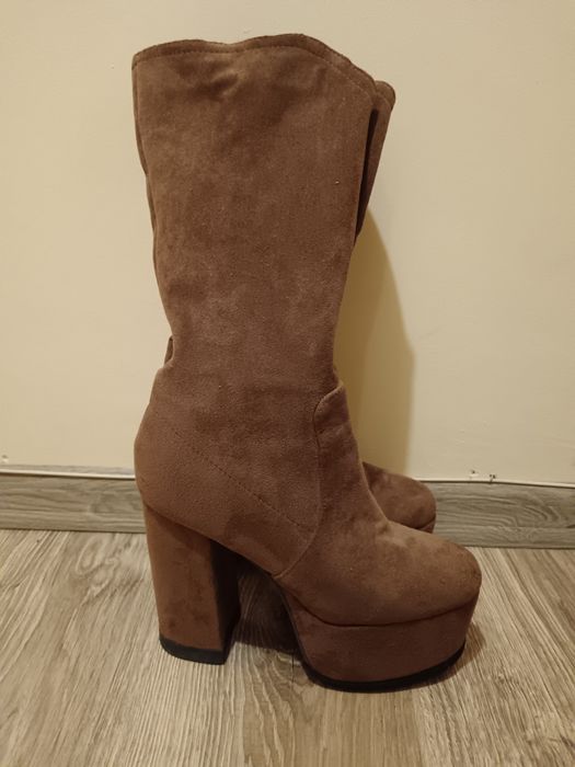 Велурени ботуши 37