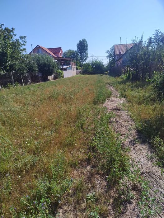 TEREN INTRAVILAN 2.800 MP, Stradal, la 5 minute de Slatina, liber
