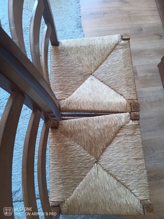 Трапезни столове масивно дърво