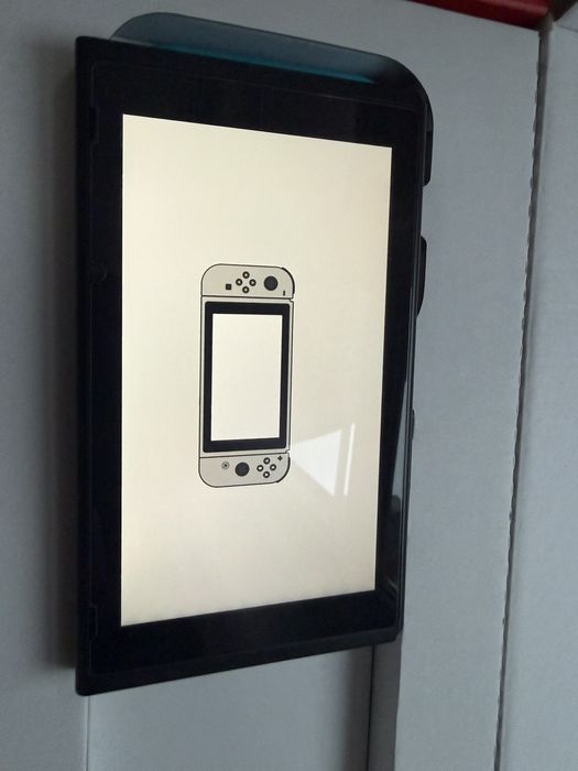 Nintendo Switch- пълен комплект, в отлично състояние!!!