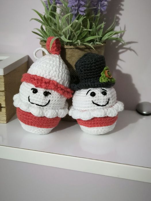 Плетени коледни играчки