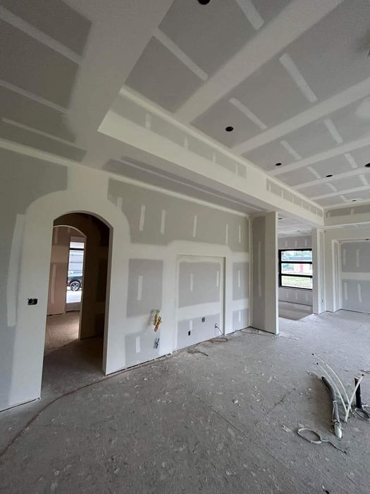 Executam lucrări! Interioare și exterioare!