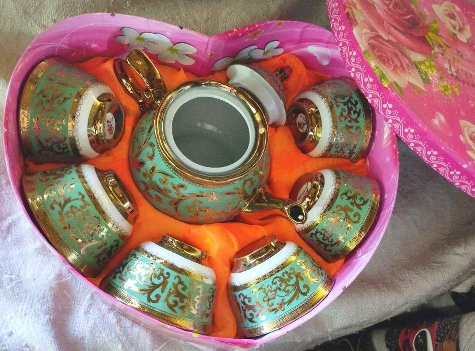Чайный сервиз подарочный: 100 000 so’m