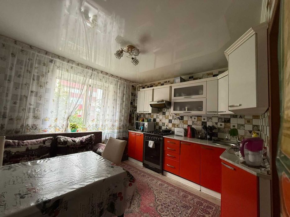 Продам 3 ком квартиру Береке ( бензострой )