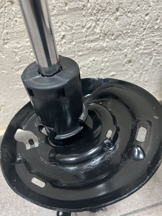 Амортизаторы Камри 70-75 оригинал