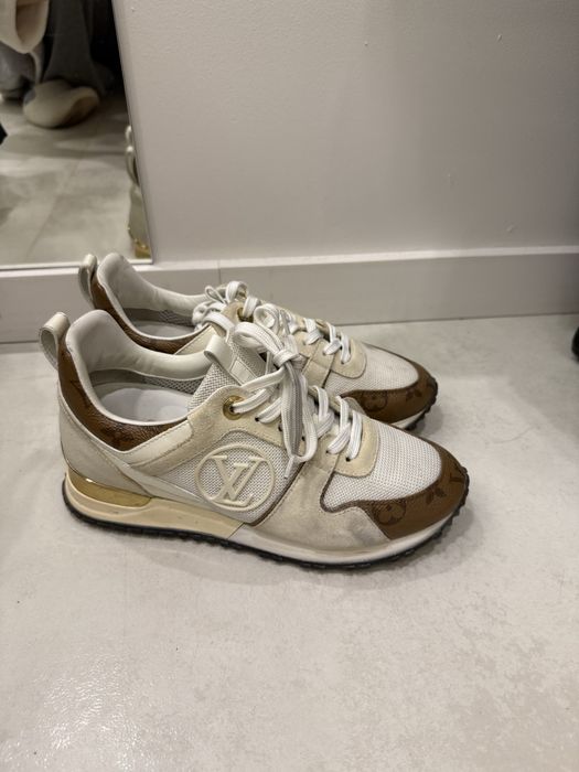 Кроссовки от бренда Louis vuitton