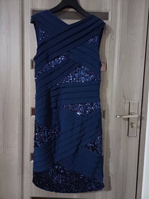 Rochie Adrianna papell