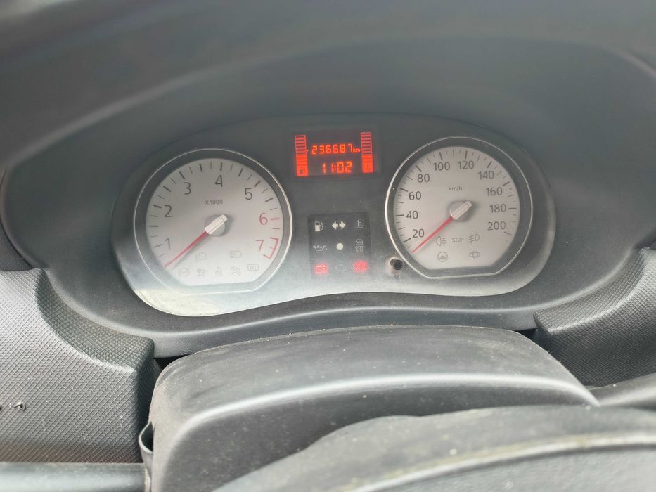 Logan 1/2. GPL din fabrică plus AC