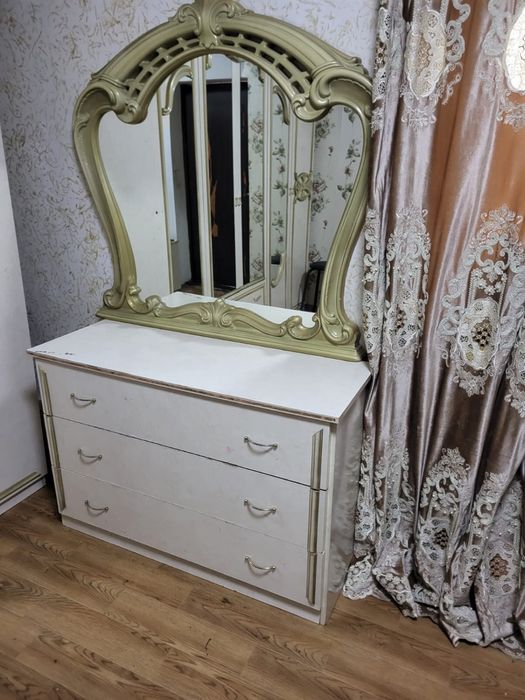 Срочно продам спальный гарнитур