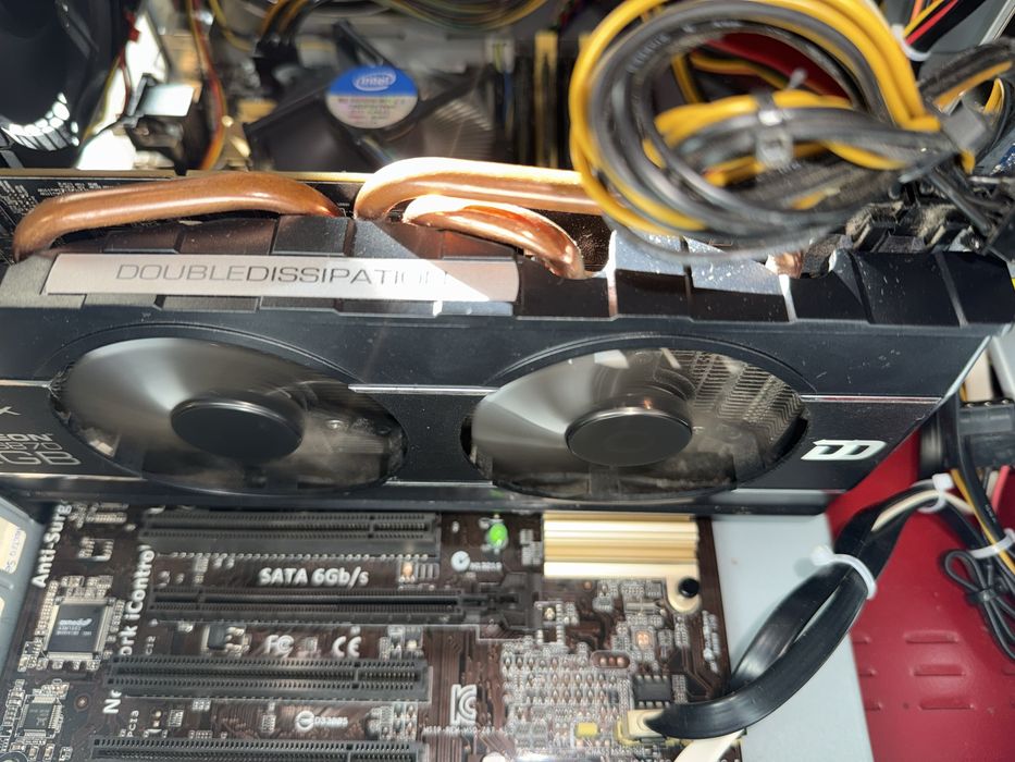 Pc intel i5 4670k, 16gb ram, Amd HD 6870 2gb, ssd 120gb, hdd 2tb