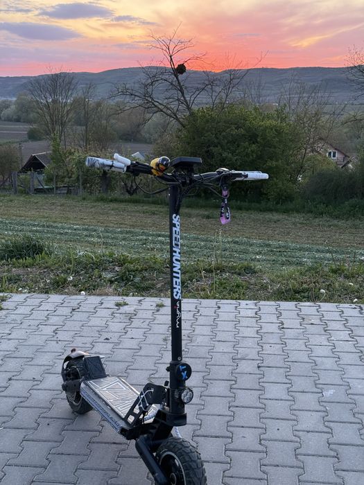 Vând trotineta electrica