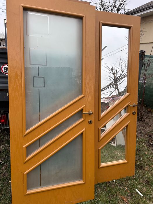 Uși de interior din lemn