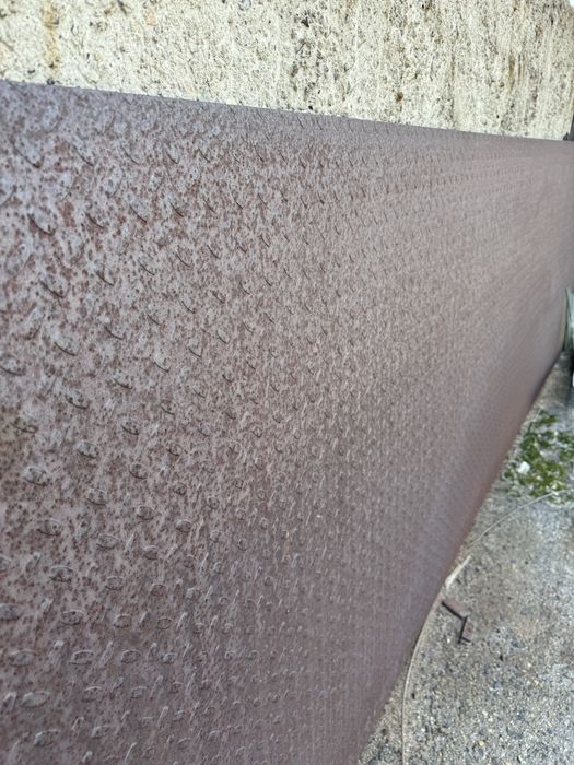 листы металлические рифленые