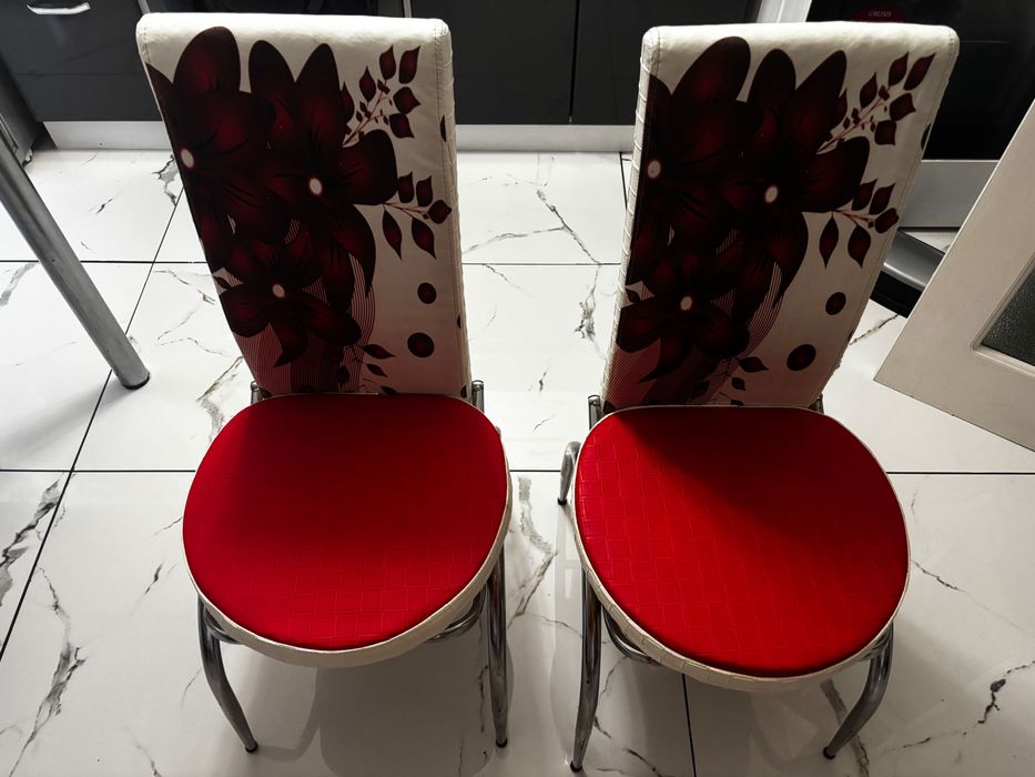 2 бр. кухненски столове – много запазени