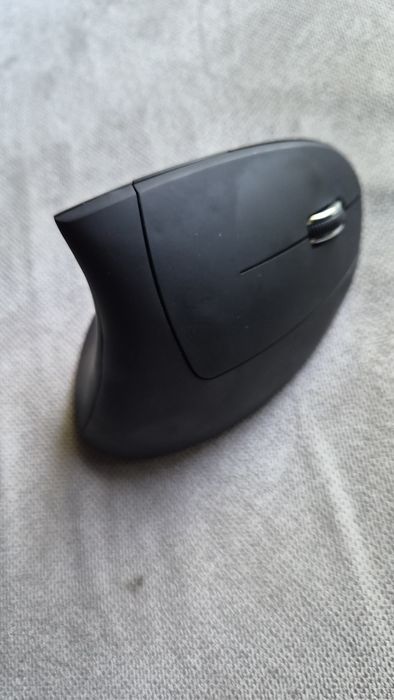 Вертикална мишка