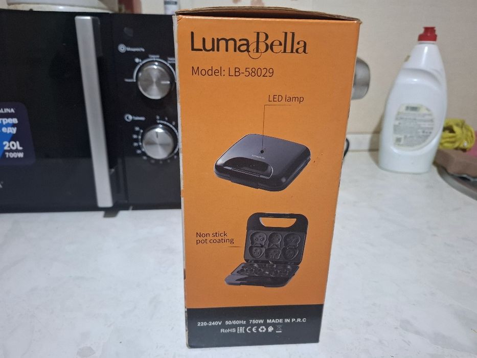 Вафельница LumaBella