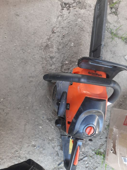 Vând drujbă în stare bună