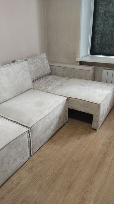 Продам новый современный диван.