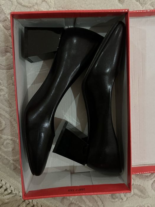 Новые туфли 38-39 размера