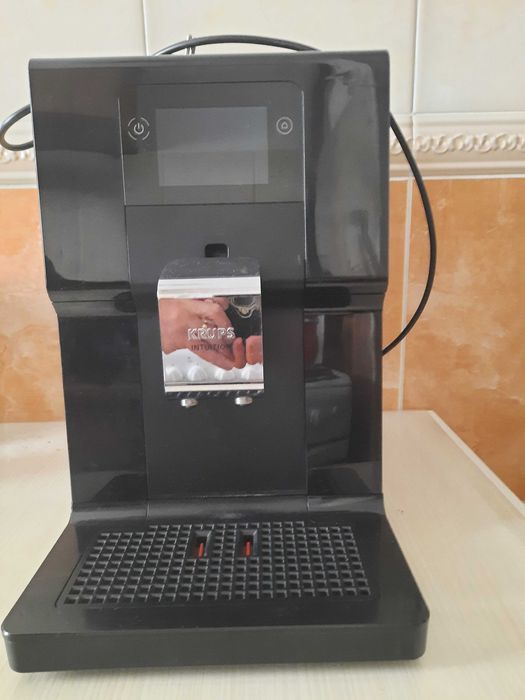 Vând Espressor automat de cafea KRUPS