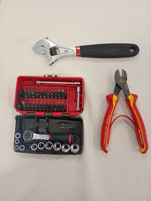 Facom клещи секачи, раздвижен ключ , малко гедоре 1/4
Камъни от 5, 5 д