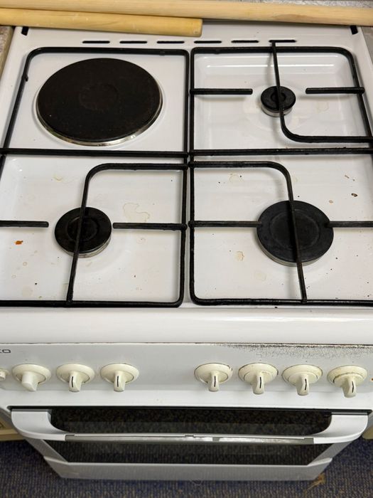 Продам газ.плиту