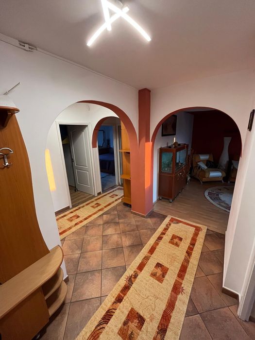 Închirierz apartament 3 camere decomandat