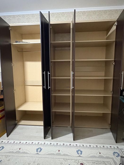 Спальная кровать и шкаф